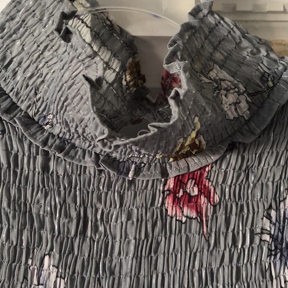 Walter Baker floral blouse - Picture 4 of 9